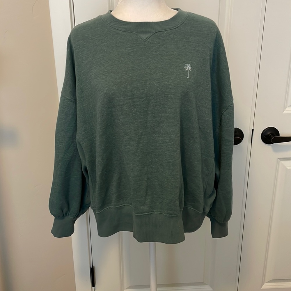 Billabong green crewneck.